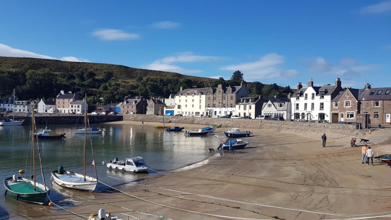 Stonehaven Ground Floor Home With A Spectacular Harbour View. Exterior photo